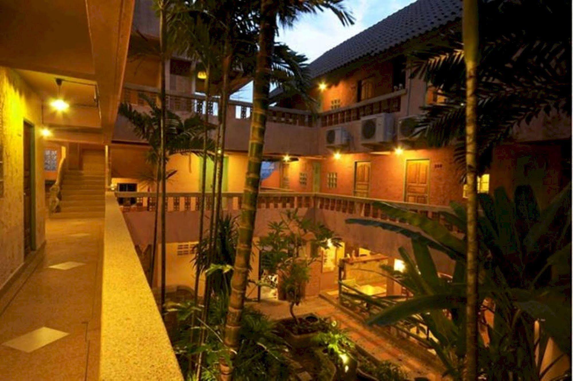 Casa Brazil Homestay Карон Экстерьер фото