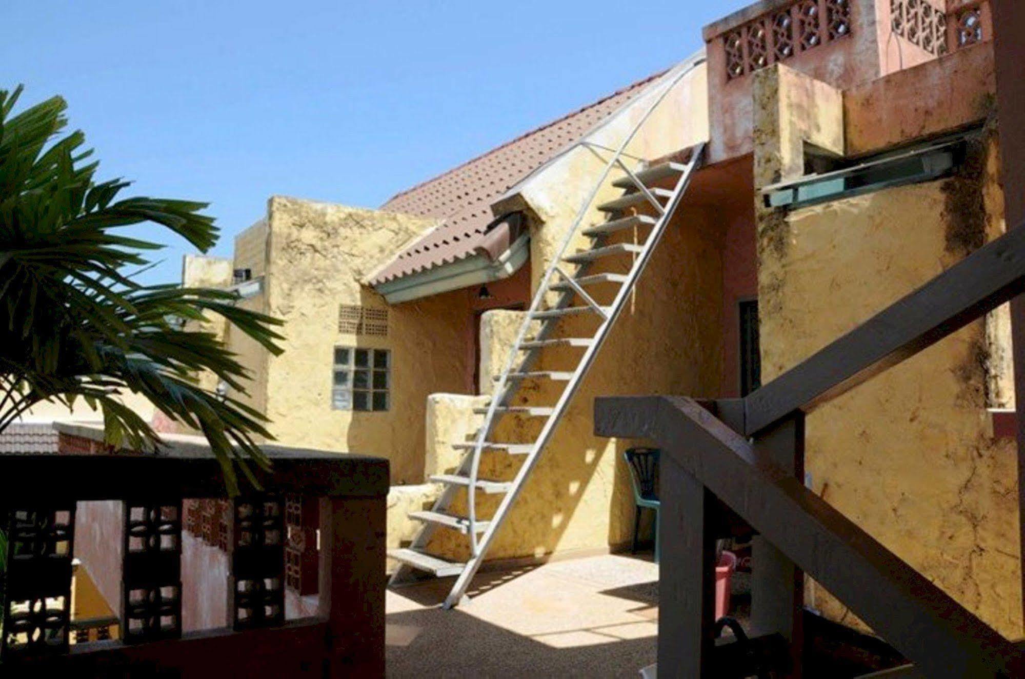 Casa Brazil Homestay Карон Экстерьер фото